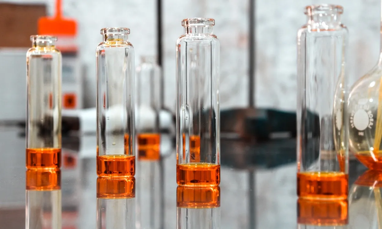 Chemistry experiments with colored solutions